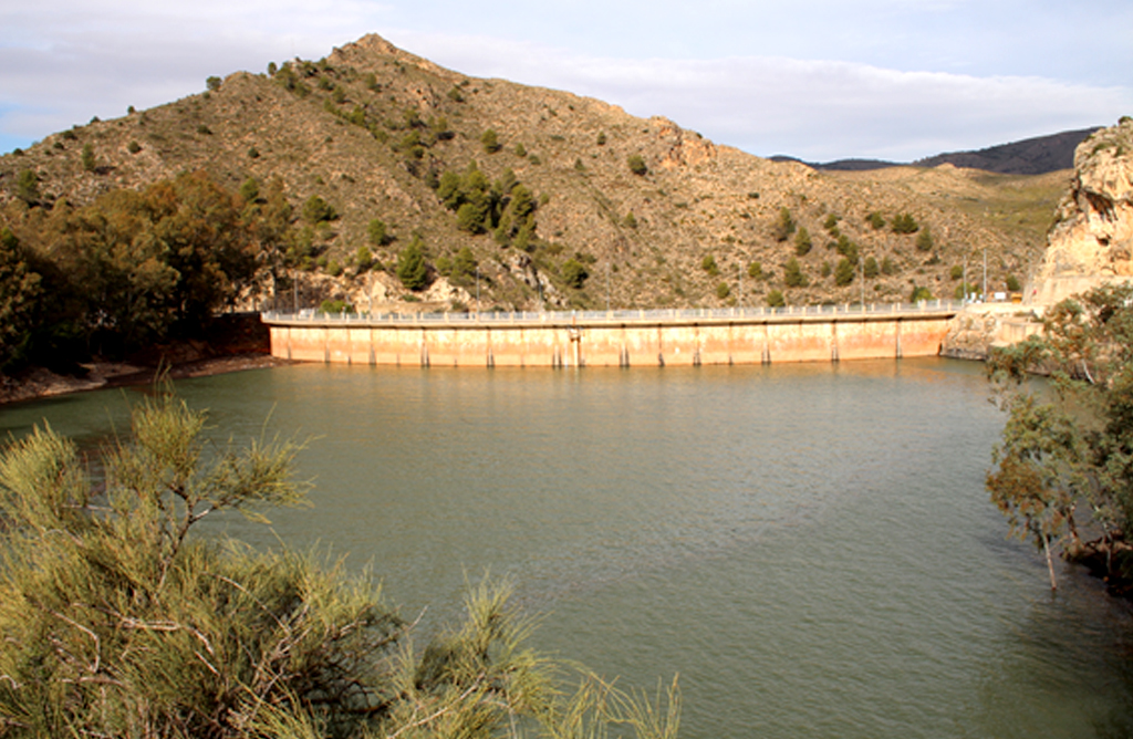 Las lluvias del fin de semana hacen que los embalses de la cuenca del Segura ganen 6 hectmetros 